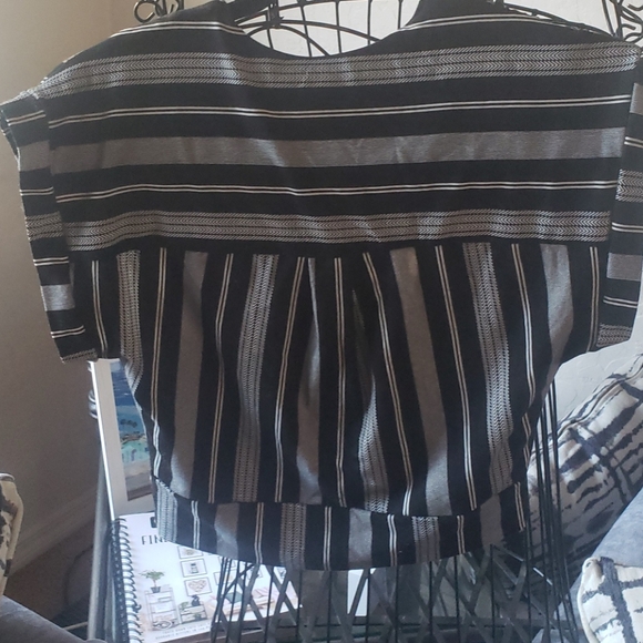 Top - Picture 2 of 4